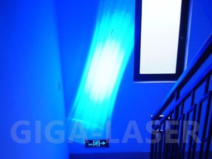 X900Bブルーレーザーポインターの照射