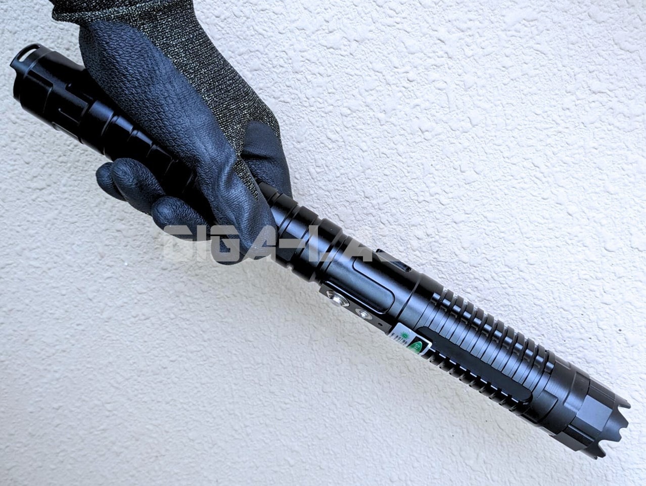 ブルーレーザーポインターX800Bを手に持ち下に向けたとき