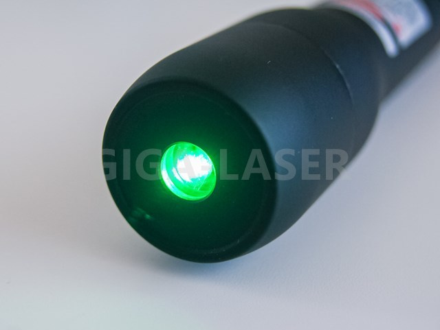 緑色レーザーポインタX330GD　照射
